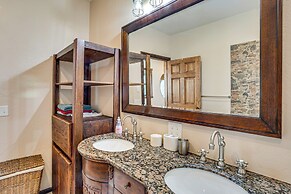 4 Mi to Black Canyon: Mtn-view Apt in Montrose!