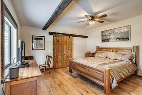 4 Mi to Black Canyon: Mtn-view Apt in Montrose!