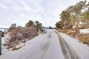 4 Mi to Black Canyon: Mtn-view Apt in Montrose!