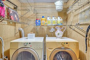 Cozy Home Near Bay Access in Panama City!