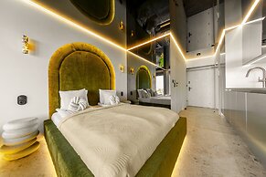 Quorum Apartments