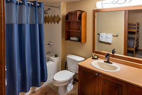 3413 - One Bedroom + Den Standard Powderhorn Lodge 1 Condo