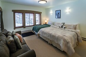 7301- Three Bedroom Deluxe Crossings Townhomes 3 Townhouse