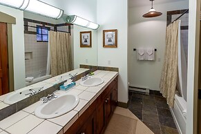 7301- Three Bedroom Deluxe Crossings Townhomes 3 Townhouse