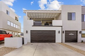 Your Happy House 5 Bedroom Townhouse