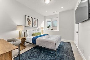 Your Happy House 5 Bedroom Townhouse