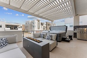 Your Happy House 5 Bedroom Townhouse