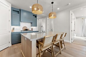 Your Happy House 5 Bedroom Townhouse