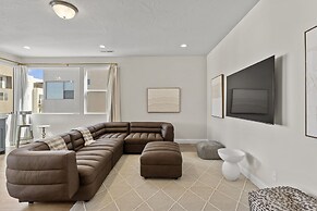 Your Happy House 5 Bedroom Townhouse