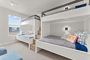 Your Happy House 5 Bedroom Townhouse