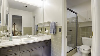 Live Oak Hideaway 4 Bedroom Home