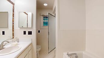 Live Oak Hideaway 4 Bedroom Home