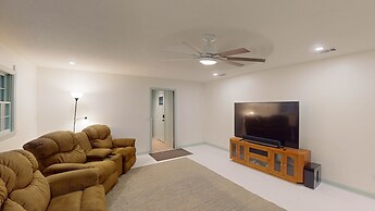 Live Oak Hideaway 4 Bedroom Home