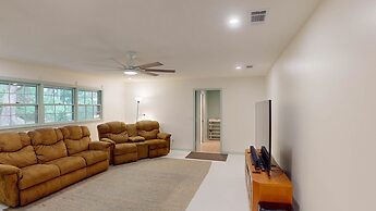 Live Oak Hideaway 4 Bedroom Home