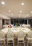 Yeşil Panjurlu Villa Otel