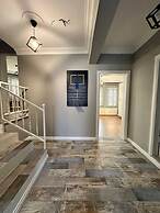 Yeşil Panjurlu Villa Otel