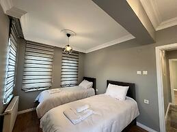 Yeşil Panjurlu Villa Otel