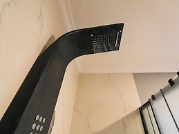 Yeşil Panjurlu Villa Otel