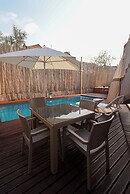 Yeşil Panjurlu Villa Otel