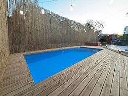 Yeşil Panjurlu Villa Otel