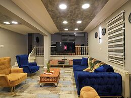 Yeşil Panjurlu Villa Otel