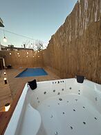 Yeşil Panjurlu Villa Otel