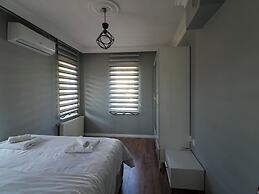 Yeşil Panjurlu Villa Otel