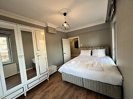 Yeşil Panjurlu Villa Otel