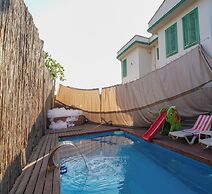 Yeşil Panjurlu Villa Otel