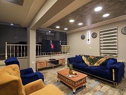 Yeşil Panjurlu Villa Otel