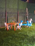 Yeşil Panjurlu Villa Otel