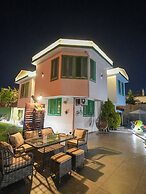 Yeşil Panjurlu Villa Otel