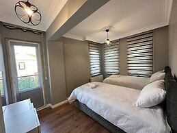 Yeşil Panjurlu Villa Otel