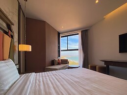 Apec Mandala Wyndham Suite Family