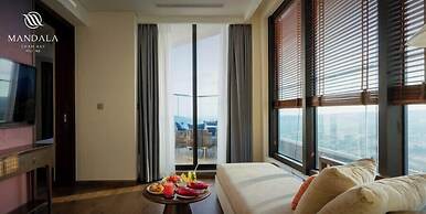 Apec Mandala Wyndham Suite Family