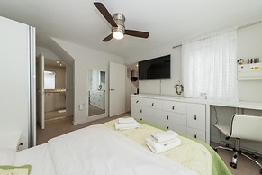 2-bed House in Reading-near Town-sleeps 4