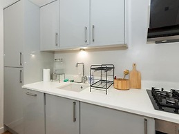 2-bed House in Reading-near Town-sleeps 4