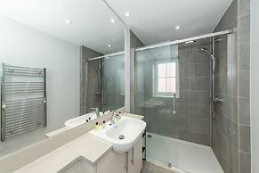 2-bed House in Reading-near Town-sleeps 4