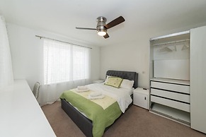 2-bed House in Reading-near Town-sleeps 4