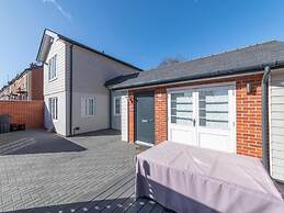 2-bed House in Reading-near Town-sleeps 4