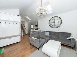 2-bed House in Reading-near Town-sleeps 4