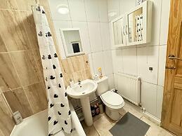 South Croydon - Sleeps 4 - Garden - 85walkingscore