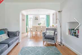 3 Bedroom-house -3mins to Beach- Petsok