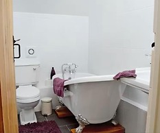 Serene Golygfar Cottage Retreat in Ystrad Meurig