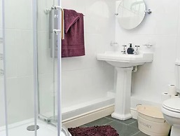 Serene Golygfar Cottage Retreat in Ystrad Meurig