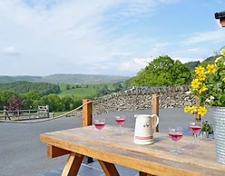 Serene Golygfar Cottage Retreat in Ystrad Meurig