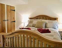 Serene Golygfar Cottage Retreat in Ystrad Meurig