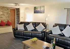 Serene Golygfar Cottage Retreat in Ystrad Meurig