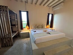 Seconda Stella Boutique