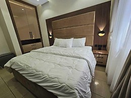 Carlton Apex Apartments